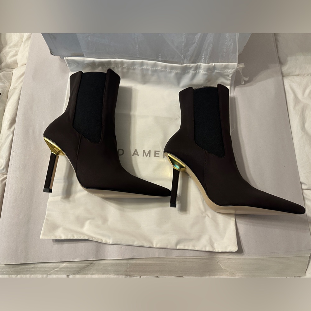 Good American Chocolate Neoprene Kickstand Bootie - NIB - Size 8 Dark Brown